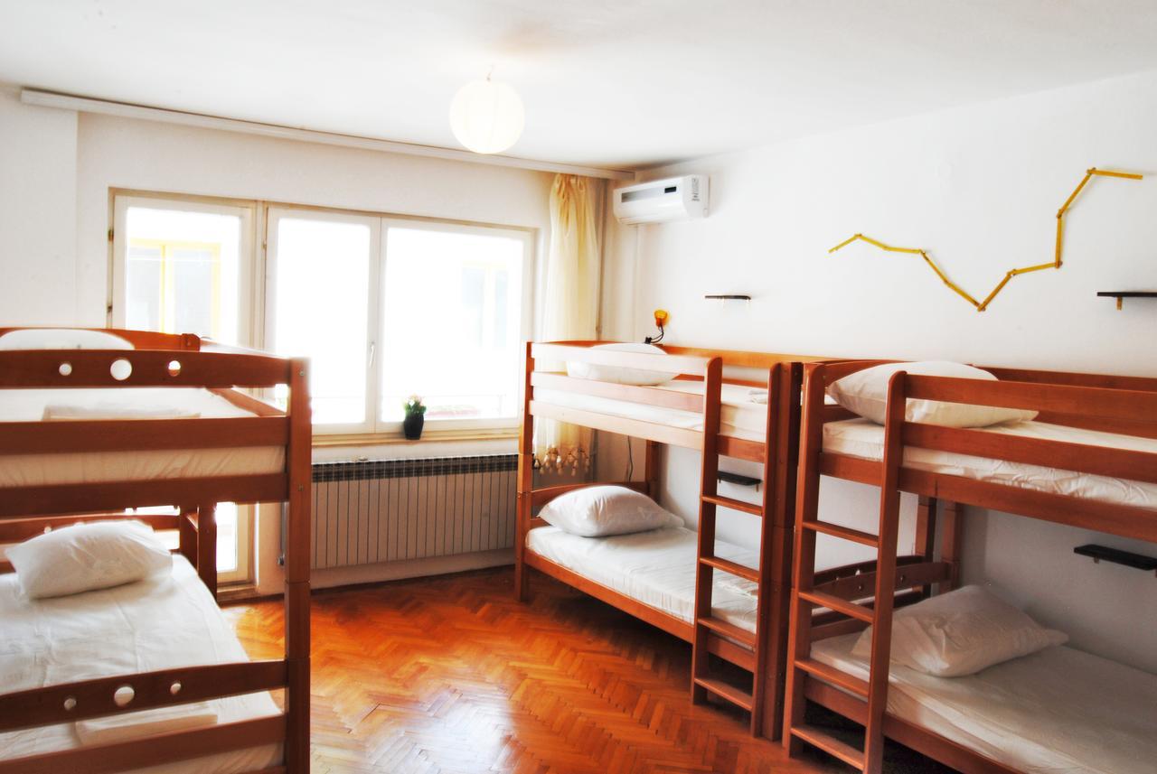 Balkanarama Hostel โมสตาร์ ภายนอก รูปภาพ
